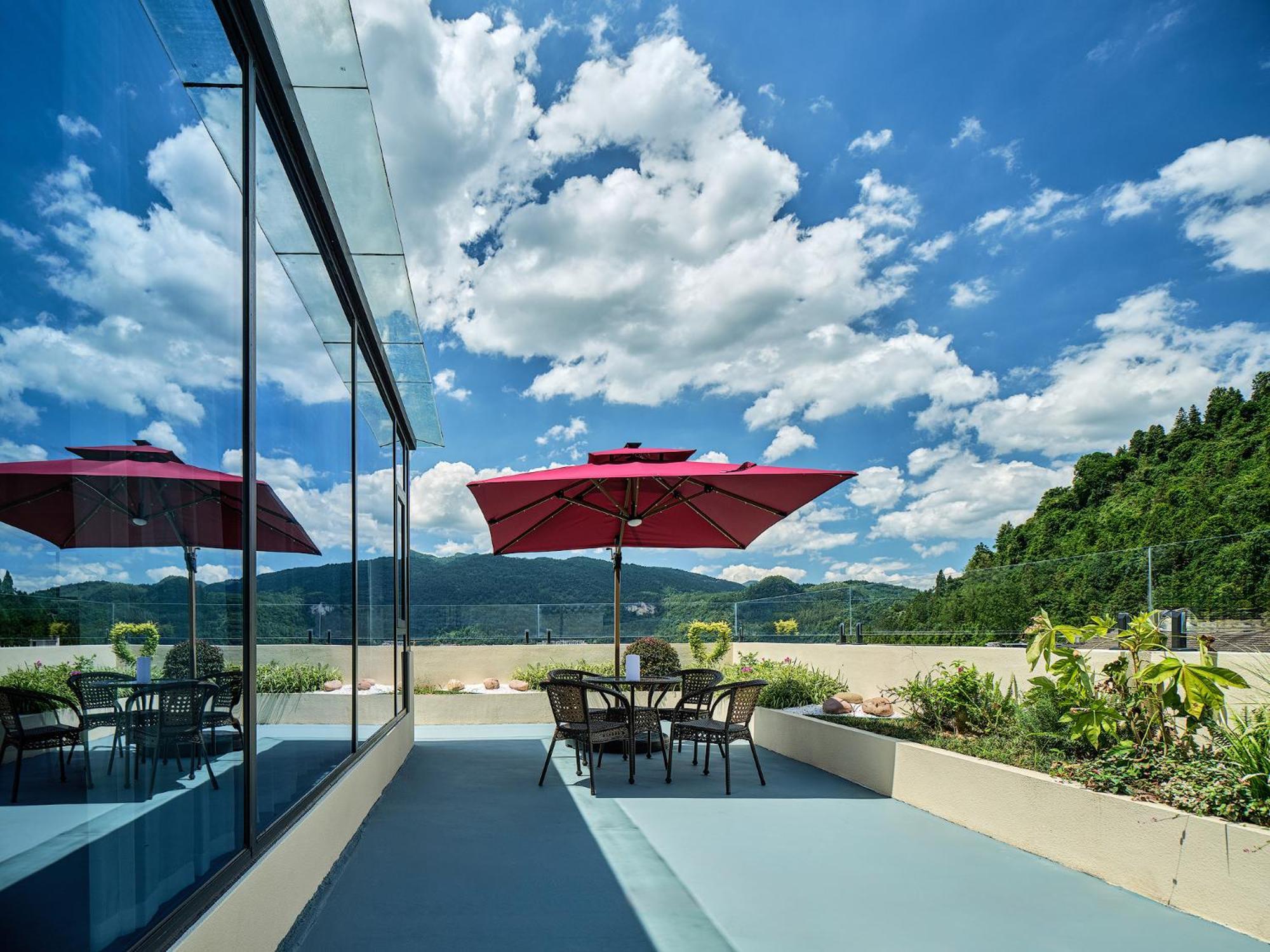 Zhangjiajie Utopia Hotel--Free One Way Pick Up Service Over 2 Nights Exterior foto